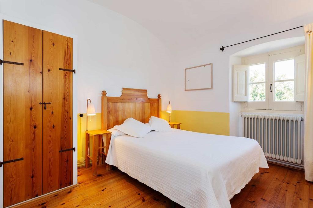 Can Felicia Hotel Beuda Room photo